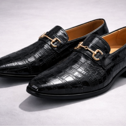 Mocassins Homme Élégance Crocodile - Noir Verni avec Mors Doré.