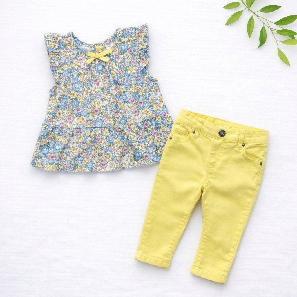 Ensemble d’occasion Fille 6 Mois – Haut fleuri sans manches et Pantalon jaune